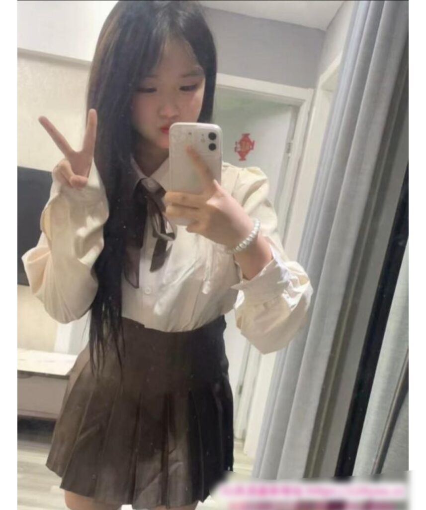 图片[3]-年轻三点粉可爱型女孩泡泡-牛牛资源库