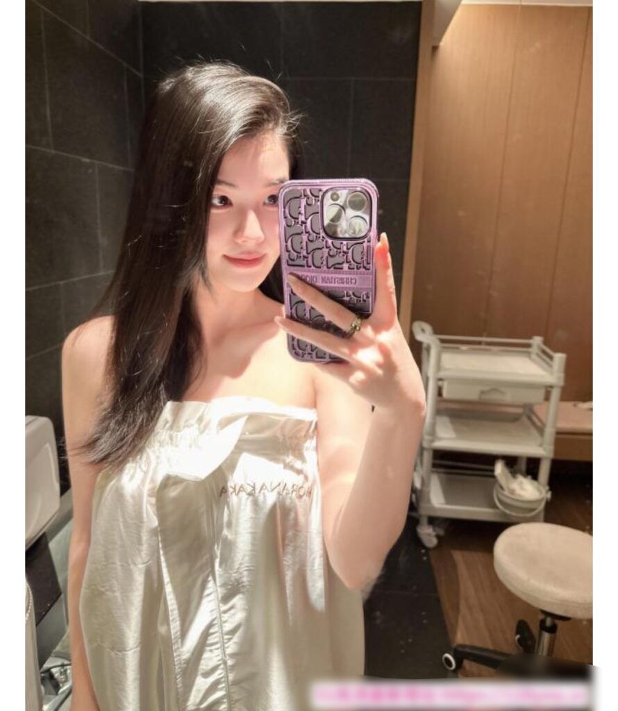 图片[2]-甜美可爱大胸妹子-牛牛资源库