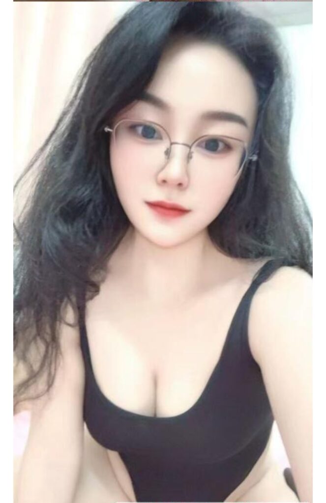 浦东连体衣眼镜女-牛牛资源库